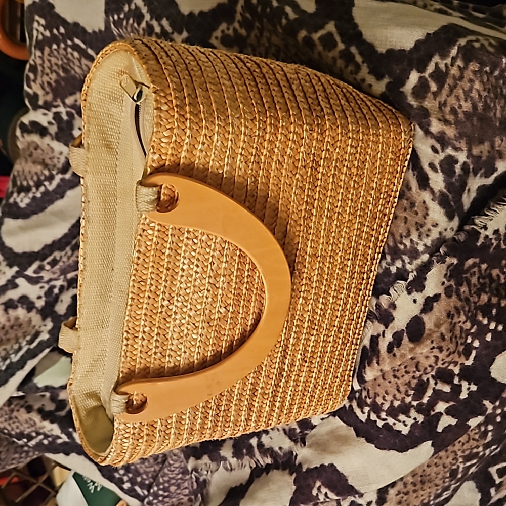 Adorable straw handbag